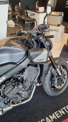 HONDA-CB 650R E-CLUTCH-2026