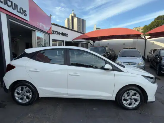 HYUNDAI-HB20-1.0 12V FLEX COMFORT PLUS MANUAL HYUNDAI-HB20-2023