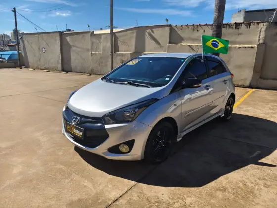 HYUNDAI HB20 1.0 COMFORT 12V FLEX 4P MANUAL HYUNDAI HB20 1.0 COMFORT 12V FLEX 4P MANUAL