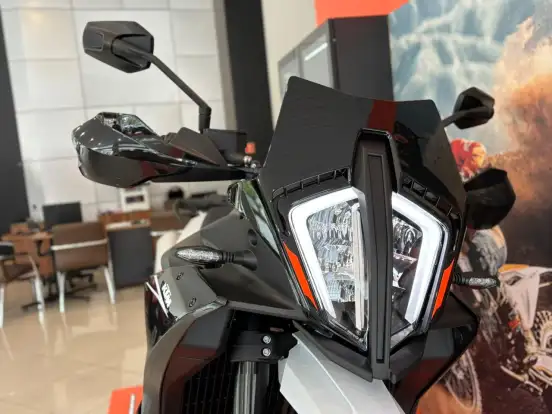 KTM-890 SMT-2024