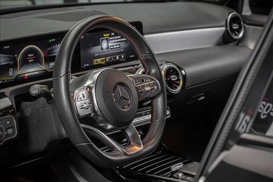 MERCEDES-BENZ-A 35 AMG-2020