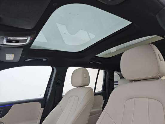 MERCEDES-BENZ-GLB 200-2022