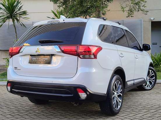 MITSUBISHI-OUTLANDER-2.0 16V GASOLINA 4P AUTOMÁTICO MITSUBISHI-OUTLANDER-2016