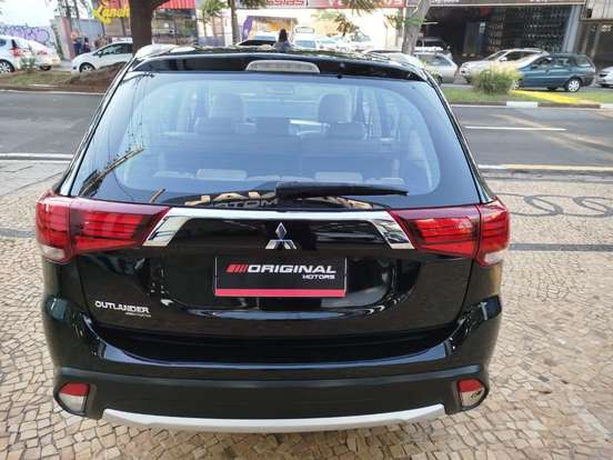 MITSUBISHI-OUTLANDER-2.2 4X4 16V DIESEL 4P AUTOMÁTICO MITSUBISHI-OUTLANDER-2016