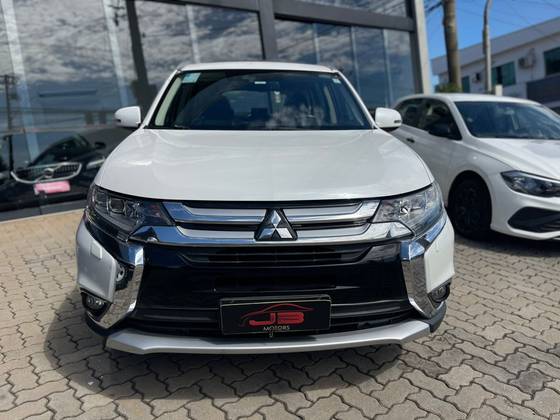MITSUBISHI OUTLANDER 3.0 GT 4X4 V6 24V GASOLINA 4P AUTOMÁTICO