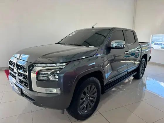 MITSUBISHI TRITON 2.4 BITURBO DIESEL CD HPE 4X4 AUTOMÁTICO