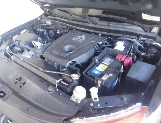 MITSUBISHI-L200 TRITON-2023