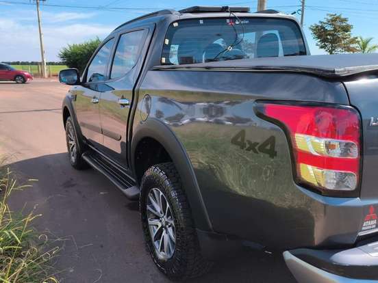 MITSUBISHI-L200 TRITON-2.4 16V TURBO DIESEL OUTDOOR HPE-S CD 4X4 AUTOMÁTICO MITSUBISHI-L200 TRITON-2020