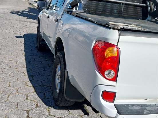 MITSUBISHI-L200 TRITON-3.2 GLS 4X4 CD 16V TURBO INTERCOLER DIESEL 4P MANUAL MITSUBISHI-L200 TRITON-2012