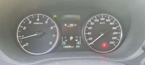 MITSUBISHI-OUTLANDER-2014