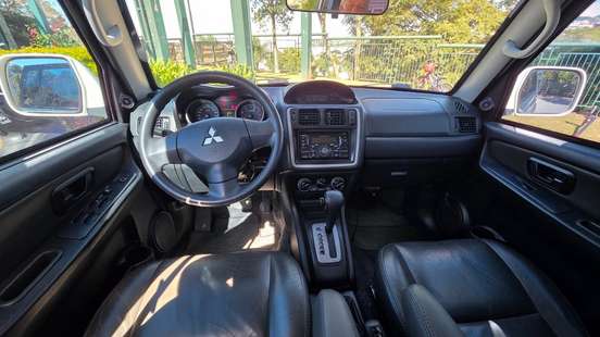 MITSUBISHI-PAJERO TR4-2010