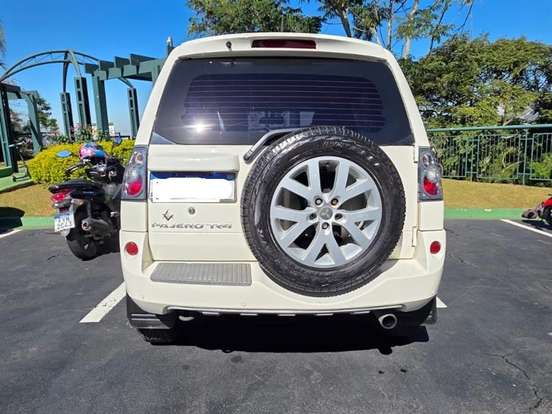 MITSUBISHI-PAJERO TR4-2.0 4X4 16V 140CV FLEX 4P AUTOMÁTICO MITSUBISHI-PAJERO TR4-2010