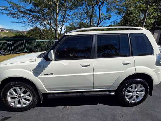 MITSUBISHI-PAJERO TR4-2.0 4X4 16V 140CV FLEX 4P AUTOMÁTICO MITSUBISHI-PAJERO TR4-2010