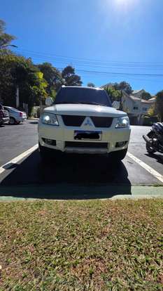MITSUBISHI-PAJERO TR4-2010
