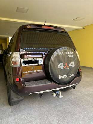 MITSUBISHI-PAJERO TR4-2.0 4X4 16V 140CV FLEX 4P AUTOMÁTICO MITSUBISHI-PAJERO TR4-2011