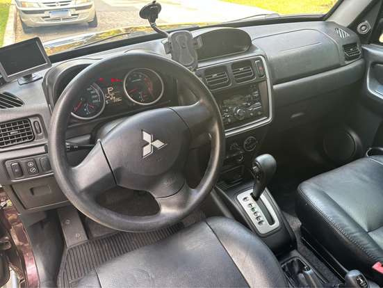 MITSUBISHI-PAJERO TR4-2011