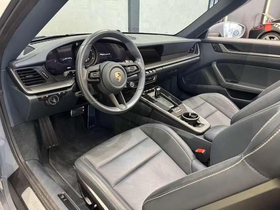 PORSCHE-911-2023