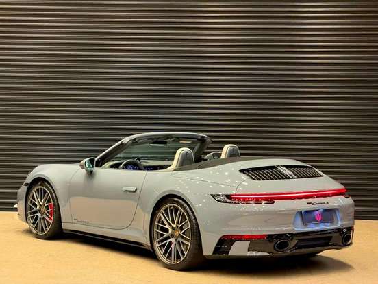 PORSCHE-911-2023
