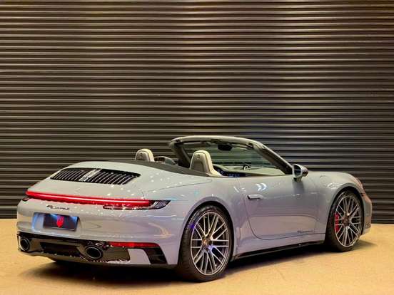 PORSCHE-911-2023