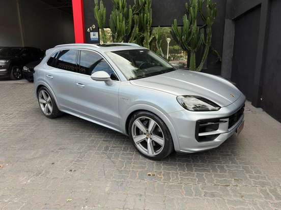 PORSCHE-CAYENNE-2025