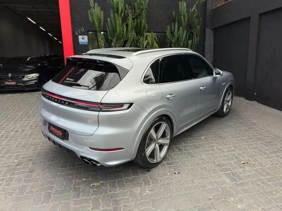 PORSCHE-CAYENNE-2025