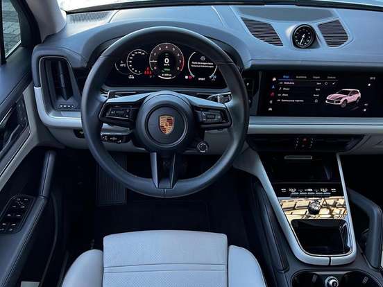 PORSCHE-CAYENNE-2025