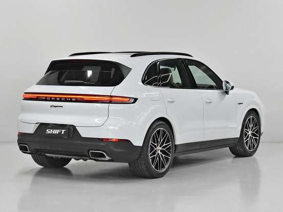 PORSCHE-CAYENNE-2024