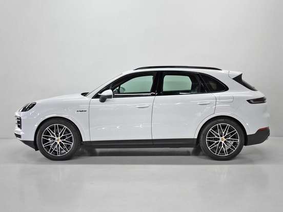 PORSCHE-CAYENNE-2024