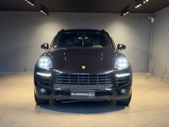 PORSCHE-MACAN-2017