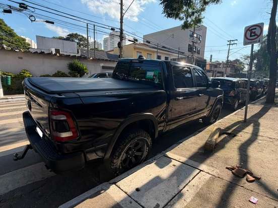 RAM-1500-5.7 V8 GASOLINA REBEL CD 4X4 AUTOMÁTICO RAM-1500-2022