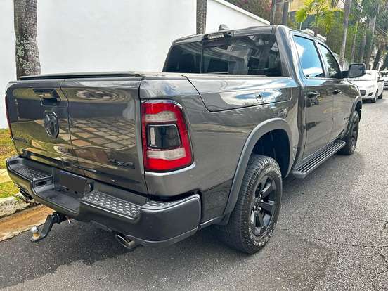 RAM-1500-5.7 V8 GASOLINA REBEL CD 4X4 AUTOMÁTICO RAM-1500-2023