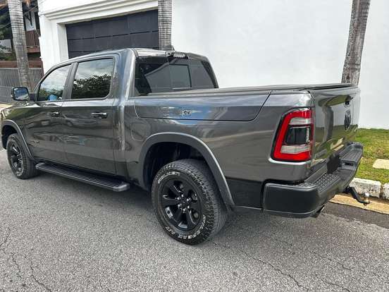 RAM-1500-5.7 V8 GASOLINA REBEL CD 4X4 AUTOMÁTICO RAM-1500-2023