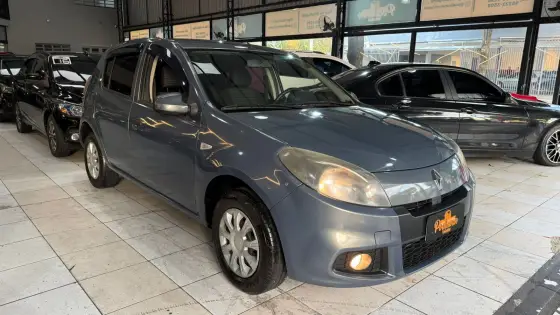 RENAULT SANDERO 1.0 EXPRESSION 16V FLEX 4P MANUAL RENAULT SANDERO 1.0 EXPRESSION 16V FLEX 4P MANUAL
