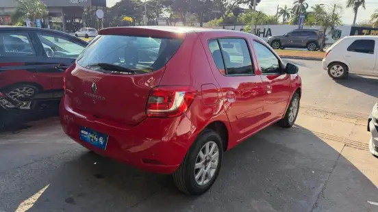 RENAULT-SANDERO-2016