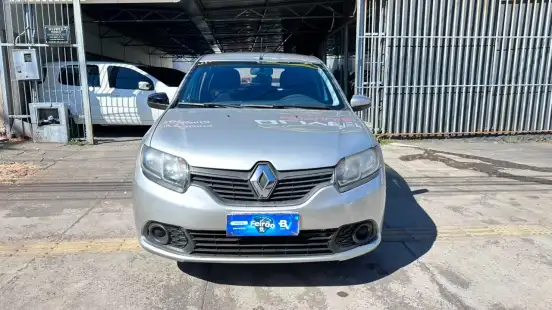 RENAULT-SANDERO-2016