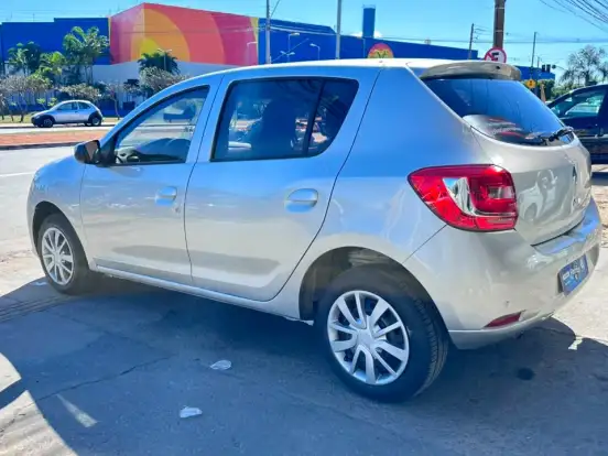 RENAULT-SANDERO-1.0 EXPRESSION 16V FLEX 4P MANUAL RENAULT-SANDERO-2016