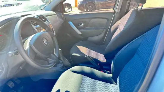 RENAULT-SANDERO-2016