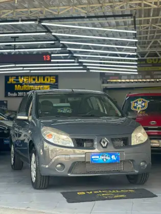 RENAULT SANDERO 1.6 EXPRESSION 8V FLEX 4P MANUAL RENAULT SANDERO 1.6 EXPRESSION 8V FLEX 4P MANUAL