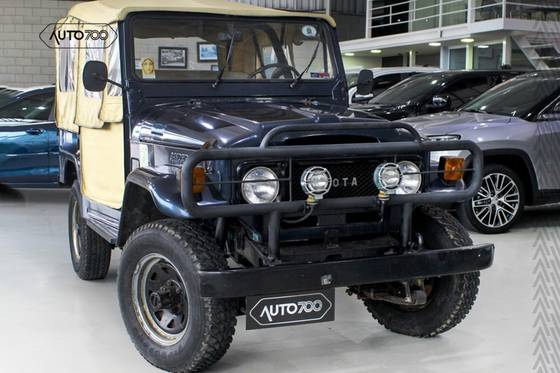 TOYOTA BANDEIRANTE 4.0 OJ50L 4X4 TETO LONA DIESEL 2P MANUAL