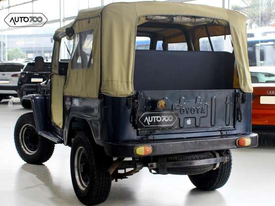 TOYOTA-BANDEIRANTE-4.0 OJ50L 4X4 TETO LONA DIESEL 2P MANUAL TOYOTA-BANDEIRANTE-1982