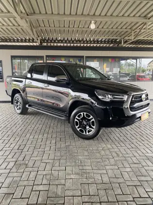 TOYOTA HILUX 2.8 D-4D TURBO DIESEL CD SRX 4X4 AUTOMÁTICO TOYOTA HILUX 2.8 D-4D TURBO DIESEL CD SRX 4X4 AUTOMÁTICO