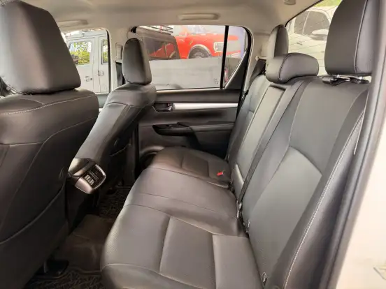 TOYOTA-HILUX-2023
