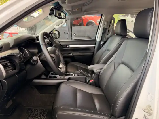 TOYOTA-HILUX-2023