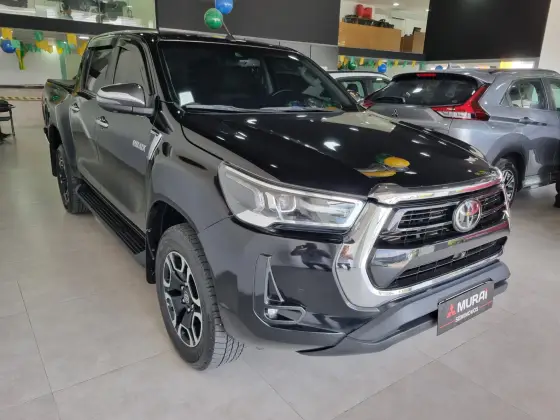 TOYOTA HILUX 2.8 D-4D TURBO DIESEL CD SRX LIMITED 4X4 AUTOMÁTICO TOYOTA HILUX 2.8 D-4D TURBO DIESEL CD SRX LIMITED 4X4 AUTOMÁTICO
