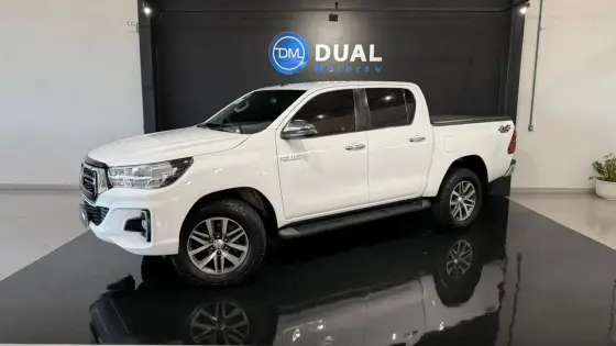 TOYOTA HILUX 2.8 SRV 4X4 CD 16V DIESEL 4P AUTOMÁTICO TOYOTA HILUX 2.8 SRV 4X4 CD 16V DIESEL 4P AUTOMÁTICO