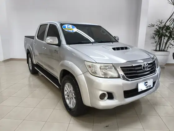 TOYOTA HILUX 3.0 SRV 4X4 CD 16V TURBO INTERCOOLER DIESEL 4P AUTOMÁTICO TOYOTA HILUX 3.0 SRV 4X4 CD 16V TURBO INTERCOOLER DIESEL 4P AUTOMÁTICO