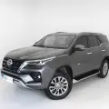 TOYOTA HILUX SW4 2.8 D-4D TURBO DIESEL SRX 7L 4X4 AUTOMÁTICO TOYOTA HILUX SW4 2.8 D-4D TURBO DIESEL SRX 7L 4X4 AUTOMÁTICO
