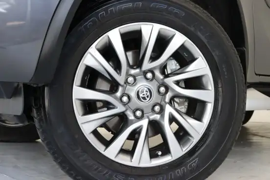 TOYOTA-HILUX SW4-2021