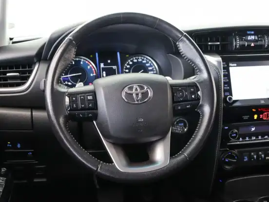 TOYOTA-HILUX SW4-2.8 D-4D TURBO DIESEL SRX 7L 4X4 AUTOMÁTICO TOYOTA-HILUX SW4-2021