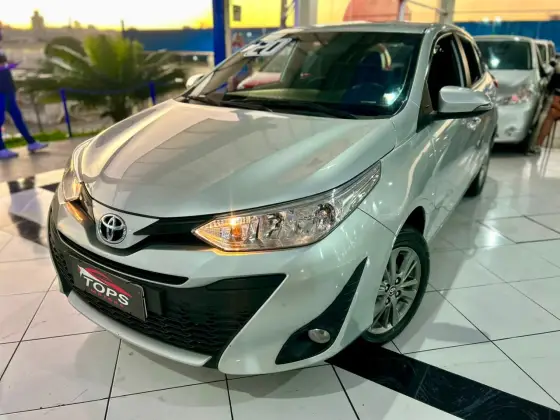 TOYOTA YARIS 1.3 16V FLEX XL LIVE MULTIDRIVE TOYOTA YARIS 1.3 16V FLEX XL LIVE MULTIDRIVE